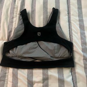 Rari bra born primitive